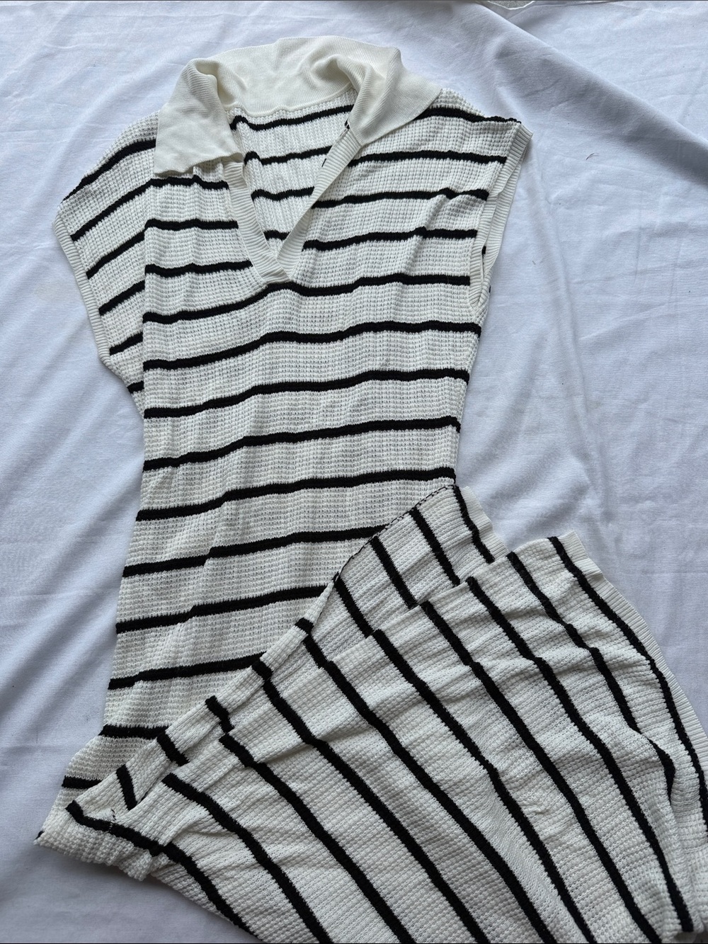 Striped Knit Sleeveless maxi Dress - White and Black
